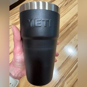 Yeti Black Stackable 20 oz tumbler
